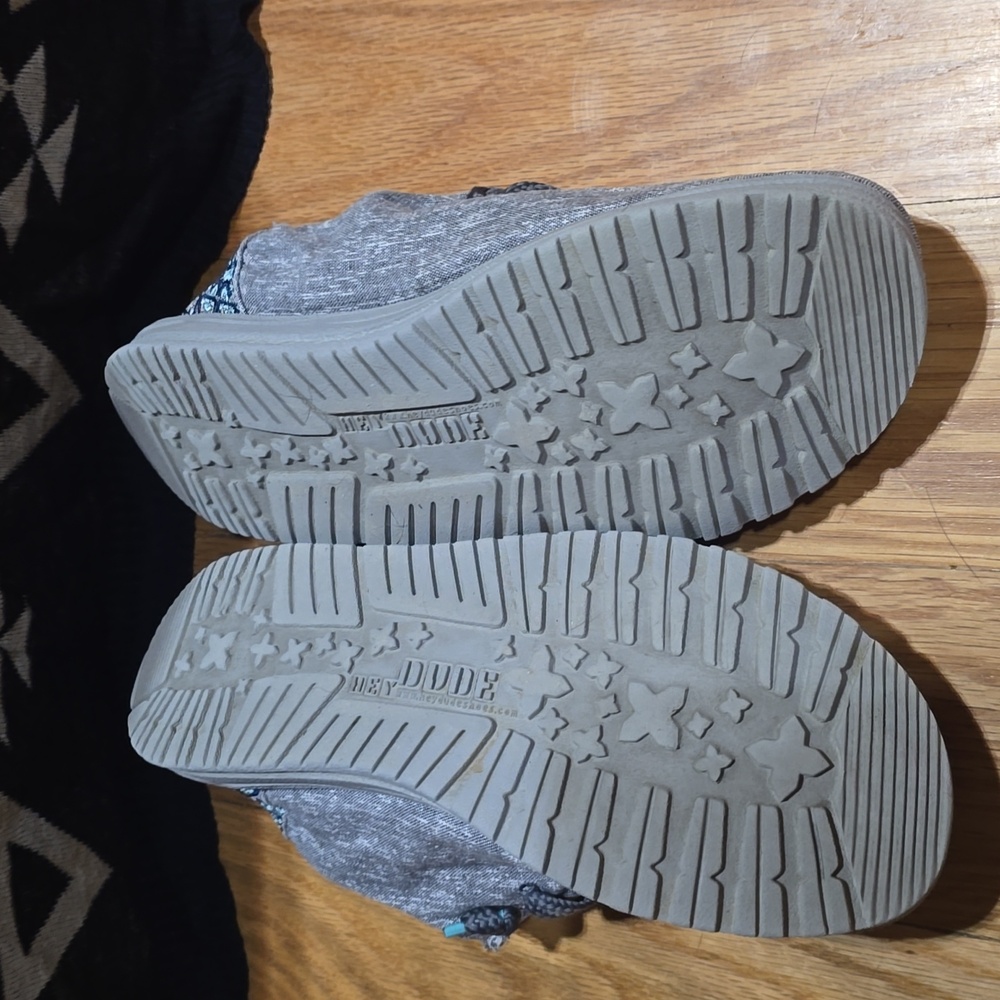Hey Dude Women's Gray Casual Slip-On Moccasin Shoes with Colorful Detailing - Picture 7 of 8